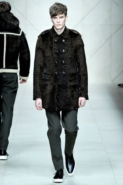 Look 19